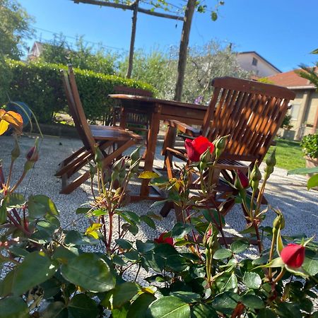 Casa Della Regina Apartment Аджерола Екстериор снимка