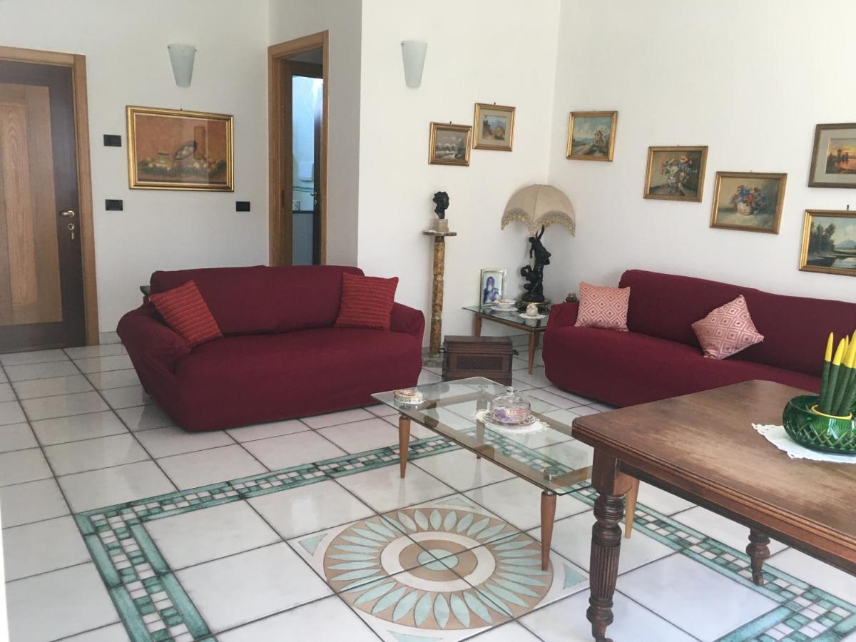 Casa Della Regina Apartment Аджерола Екстериор снимка