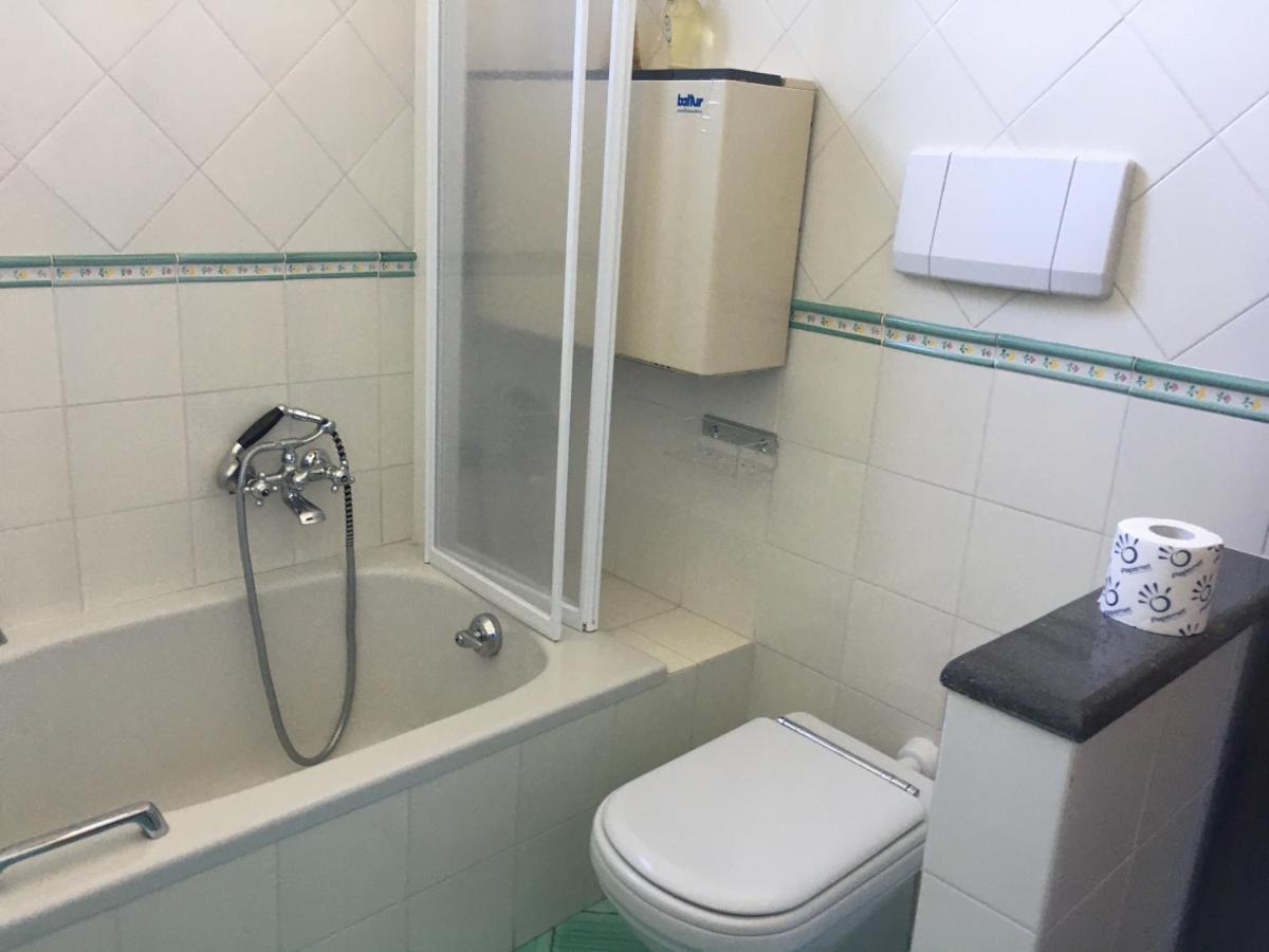 Casa Della Regina Apartment Аджерола Екстериор снимка