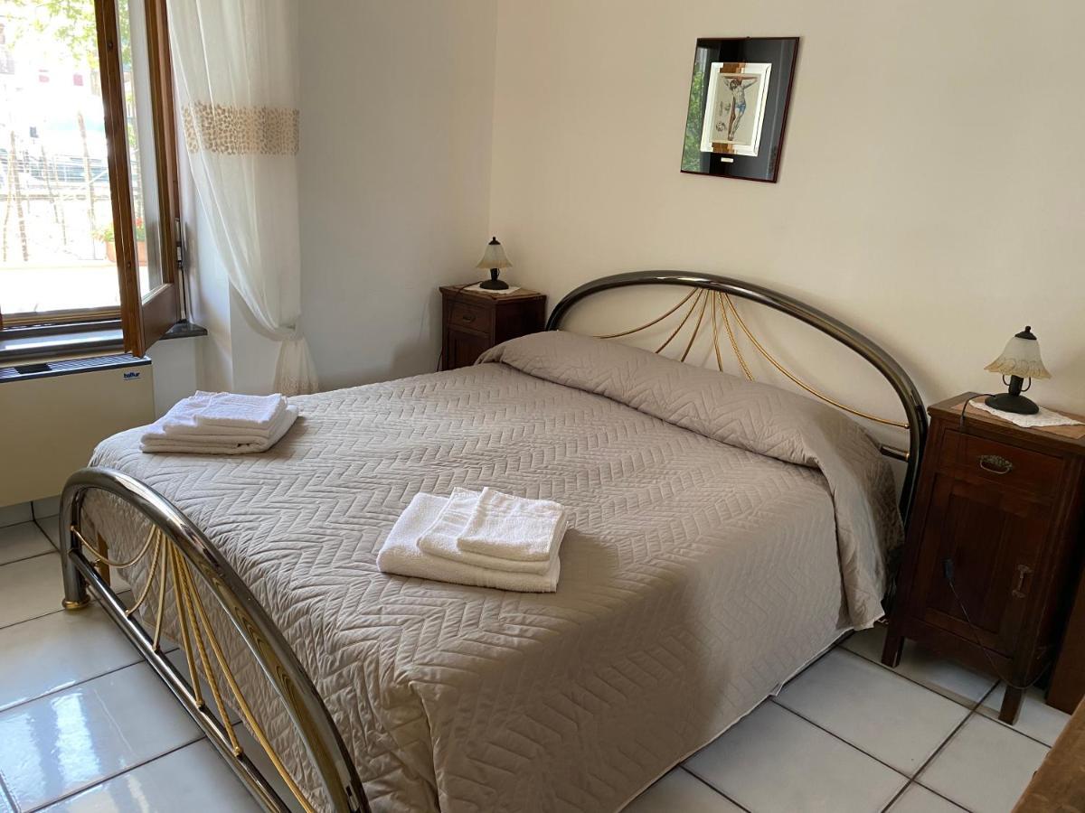 Casa Della Regina Apartment Аджерола Екстериор снимка
