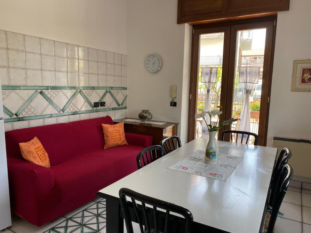 Casa Della Regina Apartment Аджерола Екстериор снимка