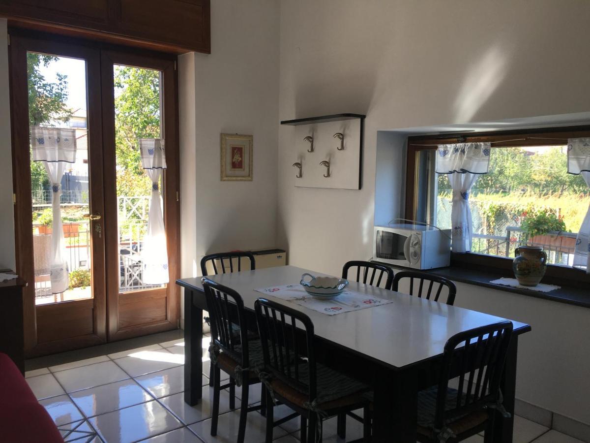 Casa Della Regina Apartment Аджерола Екстериор снимка